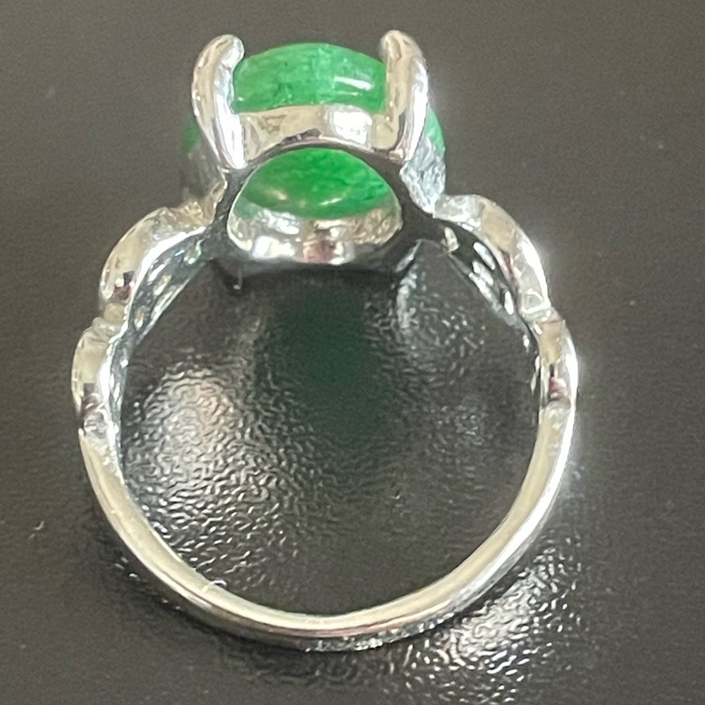 Oval green jade stone ring size 5.5 - Picture 4 of 9